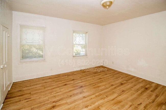 Photo - 636 Allyn St Unit 2