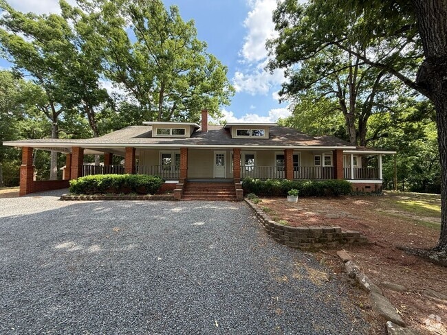 Building Photo - Charming 3 Bed/2 Bath for Rent in Peachland Rental