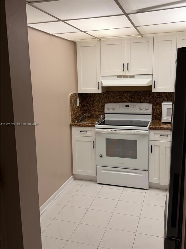 Photo - 11800 SW 18th St Unit 428-4