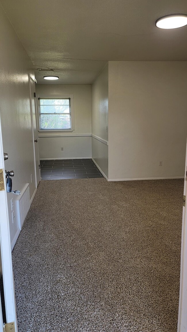 Photo - 515 Gayclifee Terrace