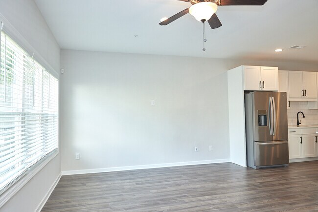 2890 Regal Park Dr NW
