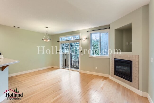 Photo - Bright & Spacious 3-Bedroom Townhome in a Prime Location!