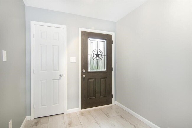 Photo - 1720 Elgin St