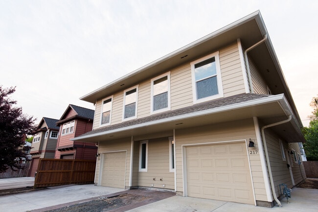 Photo - 217 12th NW St