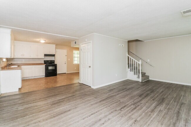 Photo - 9050A Spillers Dr SW