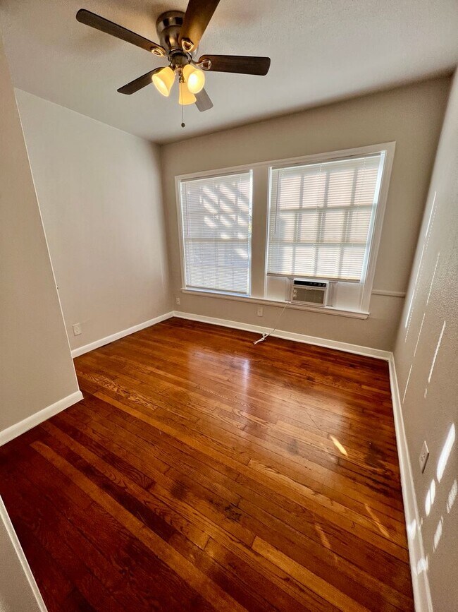 Photo - Historic District, Monticello Park Unidad B