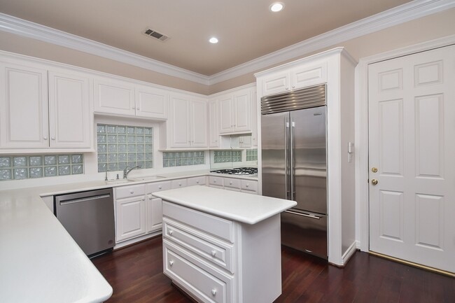Photo - 2124 Nantucket Dr