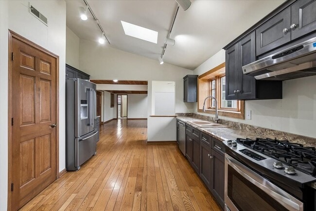 Photo - 1858 Princeton Cir