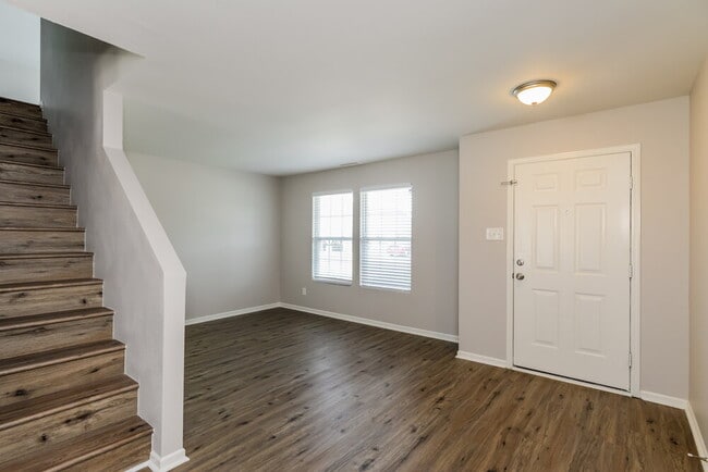 Photo - 275 Ranlo Ave