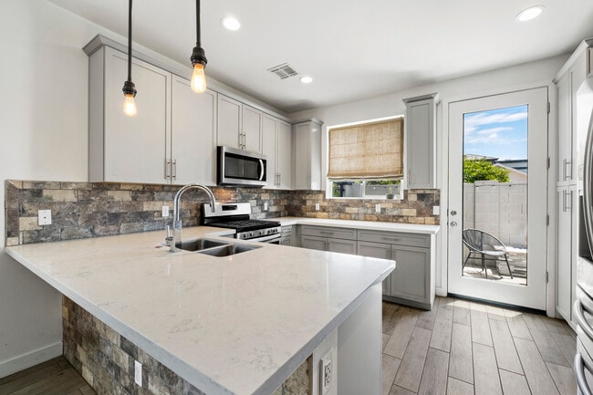 Photo - 3030 N 38th St