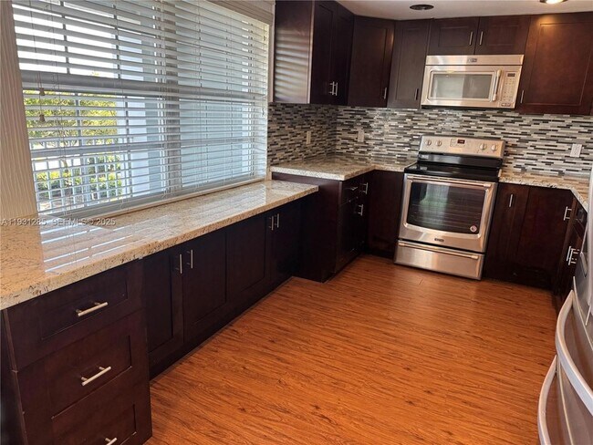 Photo - 625 Oaks Dr Unidad 503