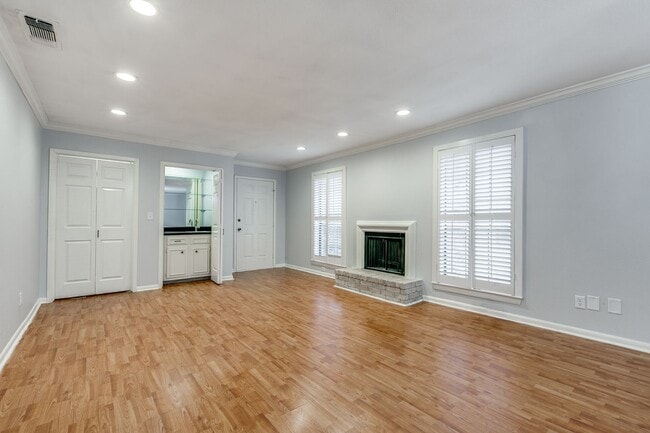 Photo - 2-BEDROOM, 2-BATHROOM CONDOMINIUM AT FARMINGTON COMMONS