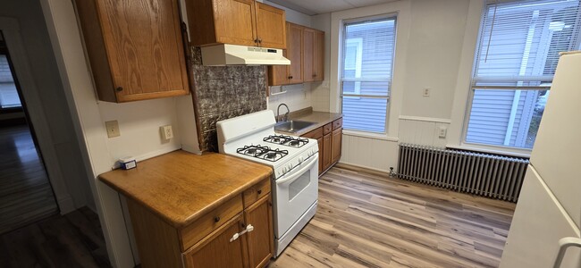 Building Photo - 109 South Ave Unit #2 109 South Ave