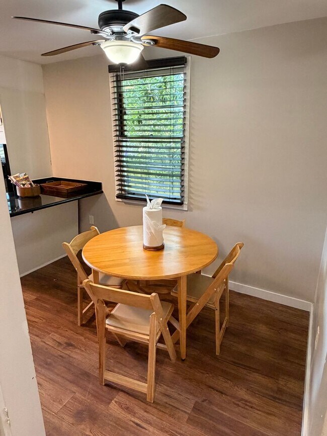 Photo - 1BD/1BA w/ Laundry in Unit, Shared Courtyard