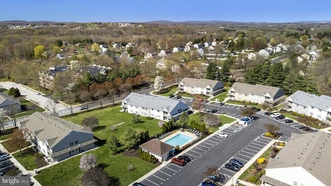 Photo - 1008 Horseshoe Dr Townhome