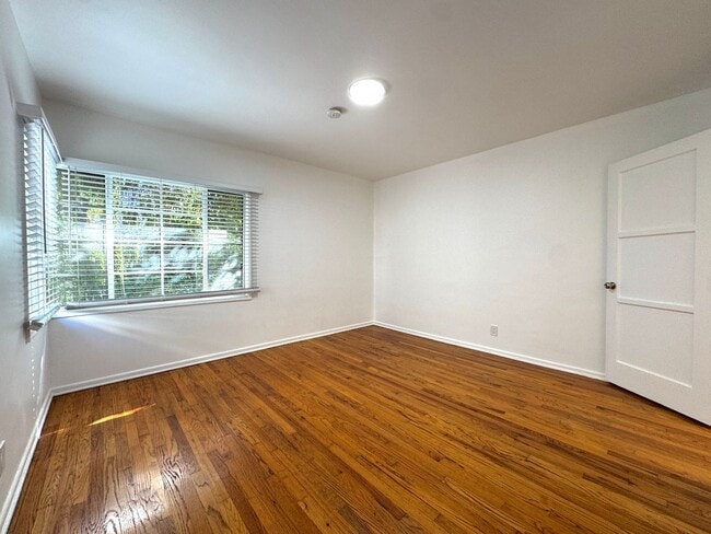 Photo - 2 MONTHS FREE! 1/BR with Private Garage in Hollywood Heights Unidad 6701.50