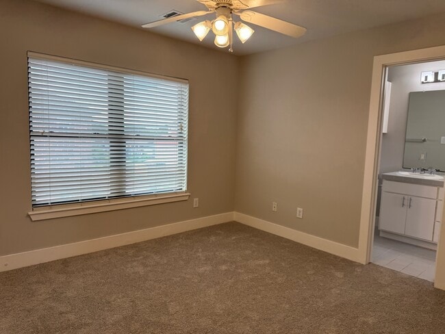 Photo - 9716 Linkmeadow Ln