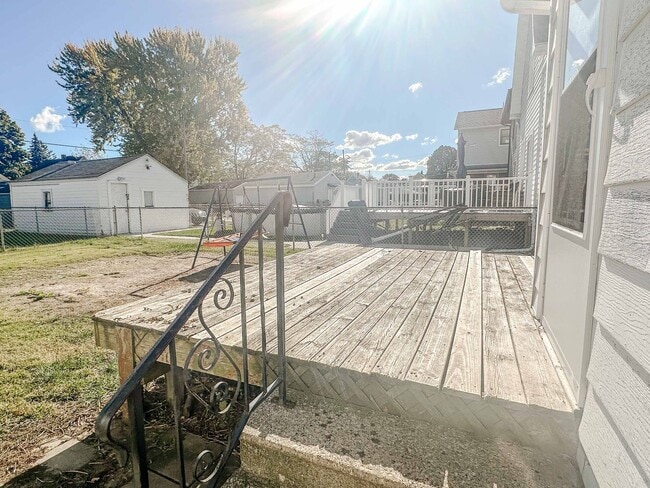 Photo - Three bedroom home available for move in. ...