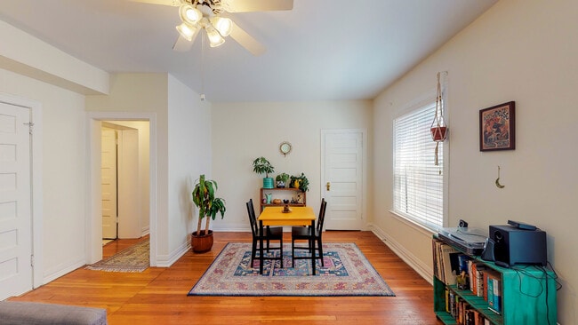 Photo - 3513 Wyandotte St Unit 2S