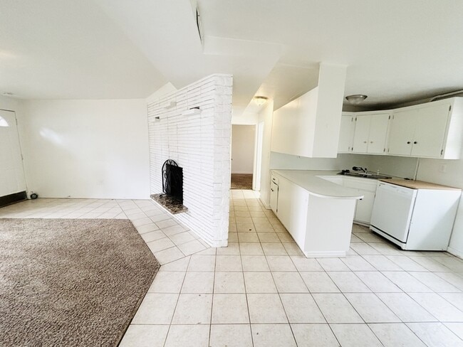 Photo - 13413 Minuteman Dr