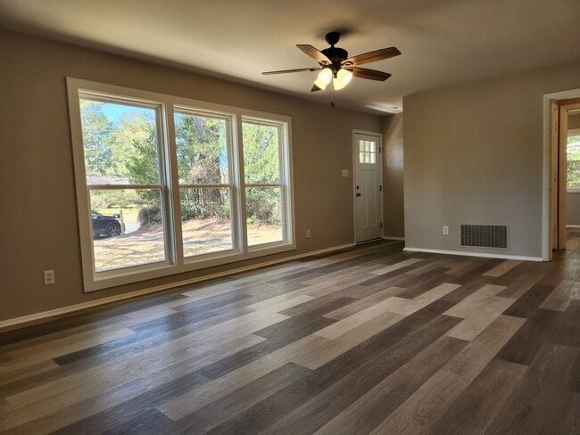 Photo - Charming 3-bedroom, 1-bathroom home on a half acre lot on the Southside!