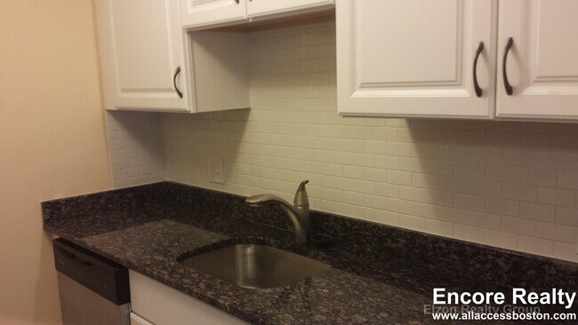 Photo - 276 Chestnut Hill Ave Unit 3