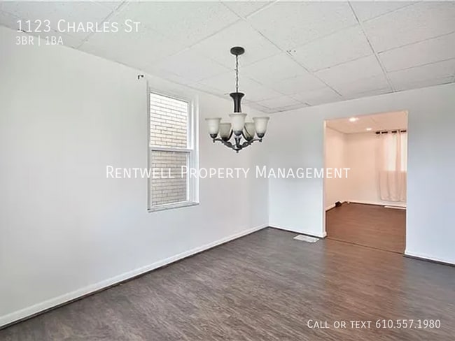 Photo - 1123 Charles St