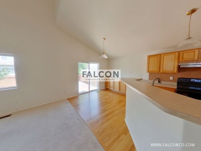 Photo - 6536 Graymont Dr