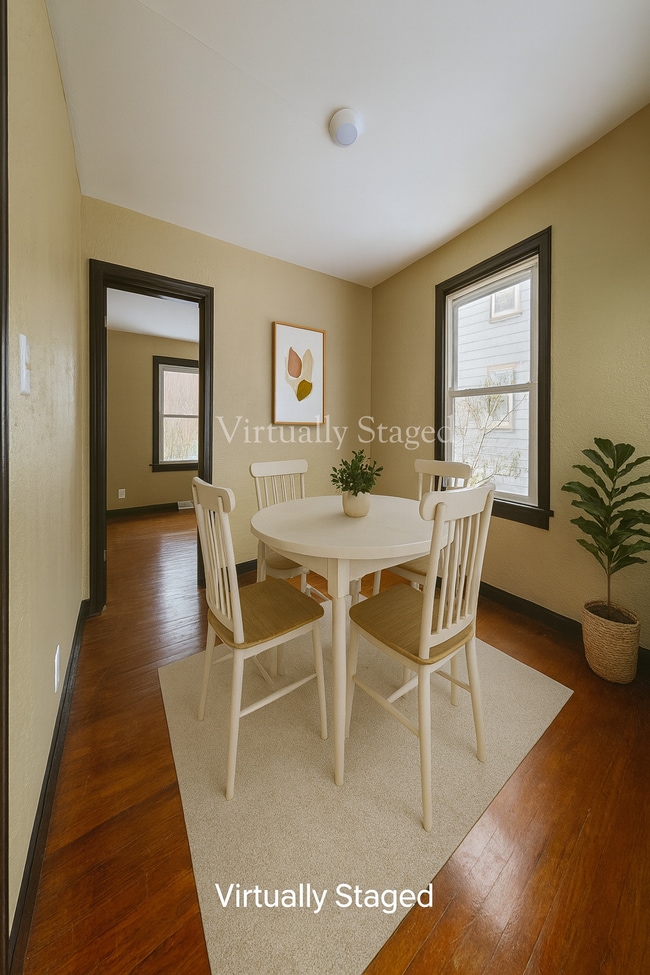 Photo - 2241 Frank Scott Pky W