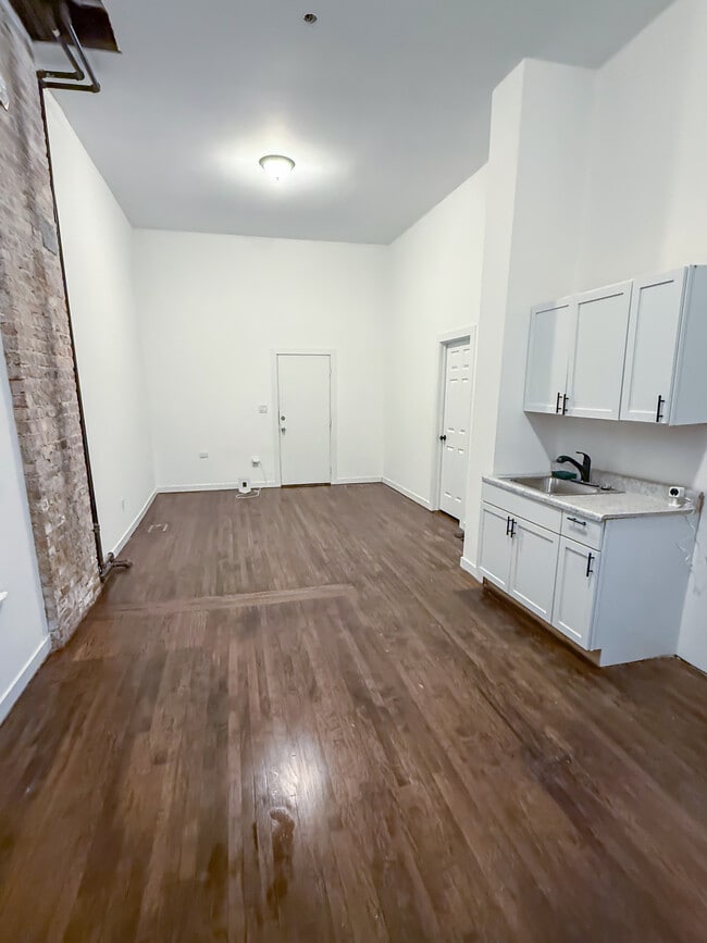 Photo - 8714 S Commercial Ave