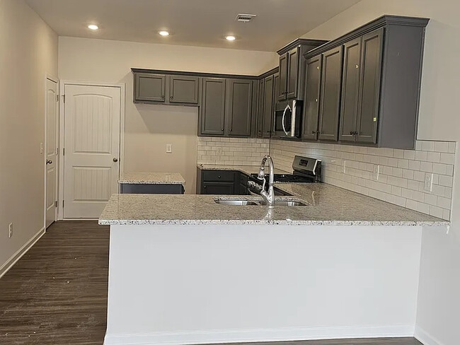 Photo - 98 Windover Wy