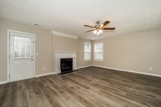 Photo - 208 Arbor Creek Dr