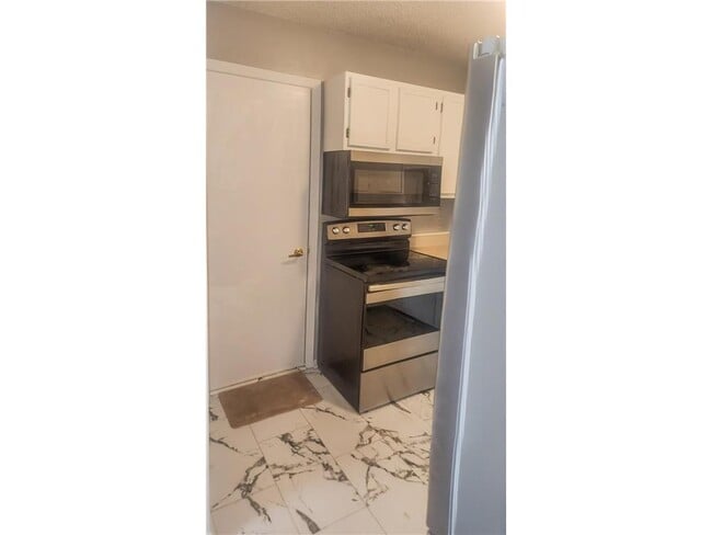 Photo - 9 Heights Rd NE