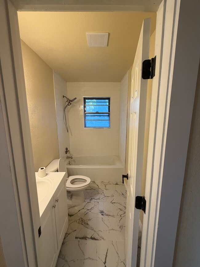 Photo - 903 Curry Ave