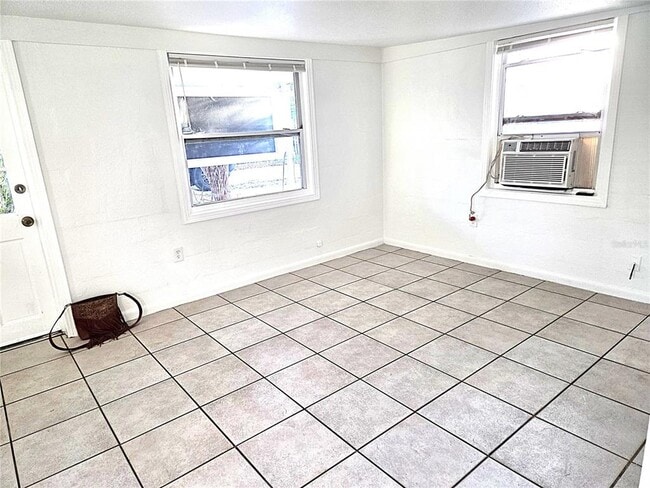 Photo - 360 5th Ave NW