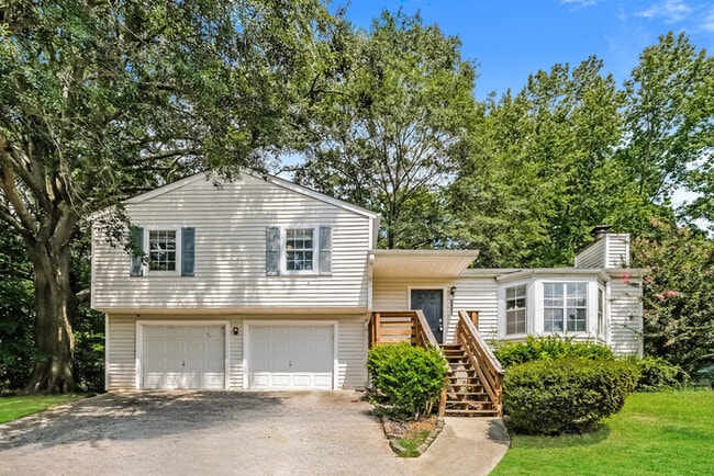 Building Photo - 6000 Brookside Ln SE Rental