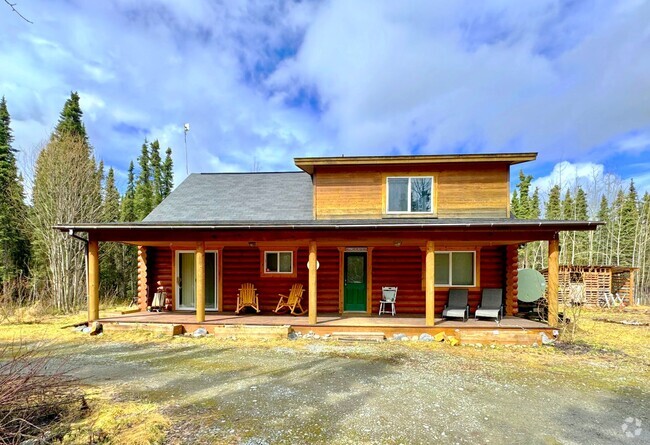 Building Photo - CHARMING LOG HOME!
