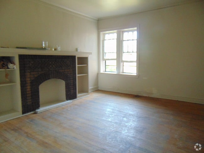 Building Photo - 6644 S Peoria St Unit 1a Rental