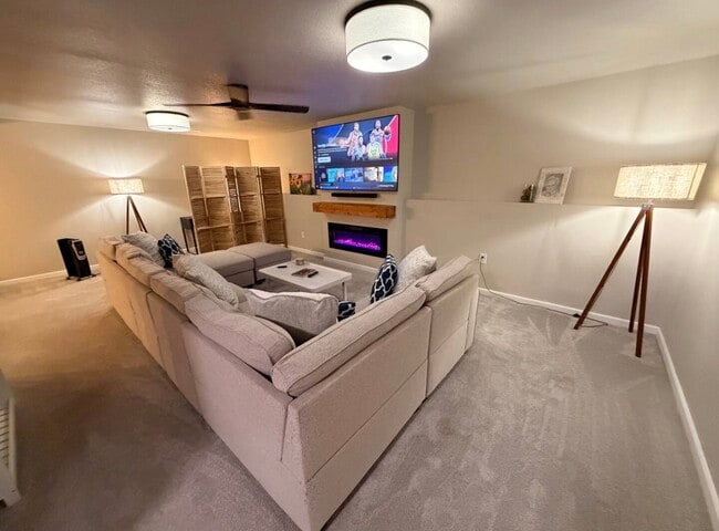 Sala de estar - 4434 Honey Bee Rdg Unidad Lower Level