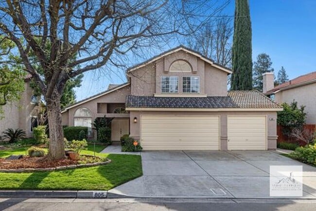 Building Photo - Stunning 4 Bedroom 2.5 bath in Woodward Park area!