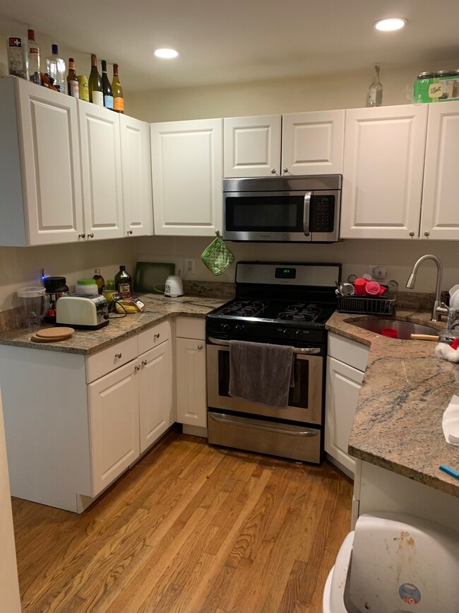 Photo - 62 Egmont St Unit 1