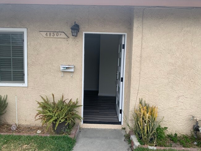 ENTRANCE - 4850 Santa Ana St Apartments Unit 4850