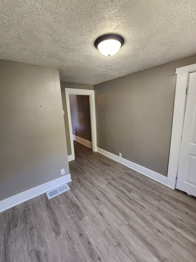 Photo - 2 bed 1 bath upstairs apartment Unit 418-D South Union Street