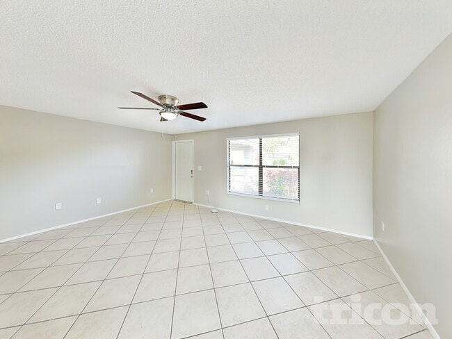 Photo - 6101 37th Ave W