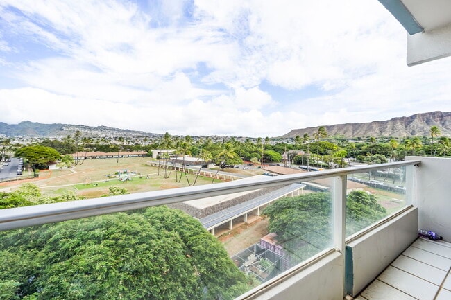 Building Photo - 240 Makee Rd