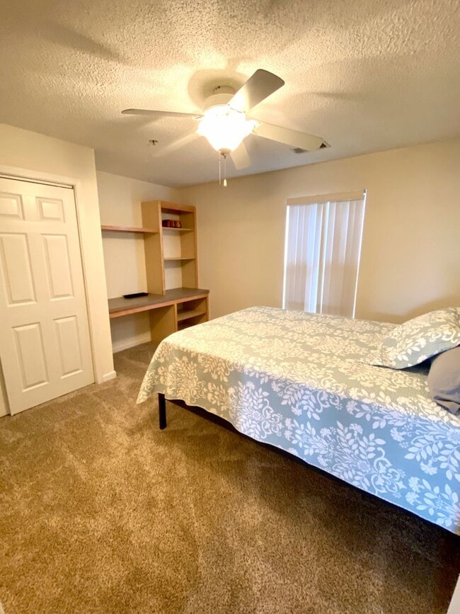 Photo - 1012 Harts Cove Way