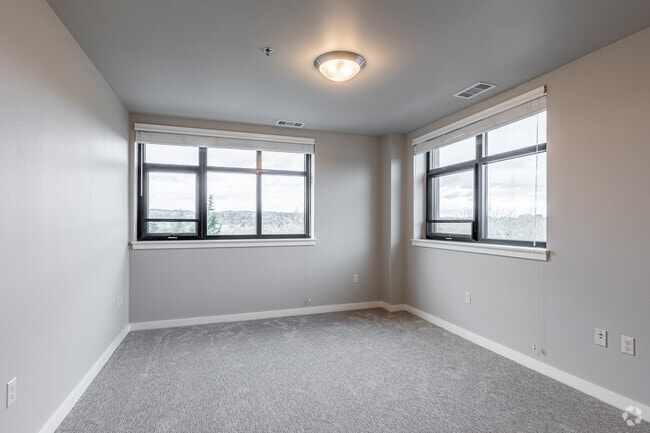 2BR, 2BA - 1479SF