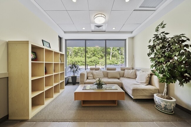 Photo - 24 Cobblestone Ln Unit 405