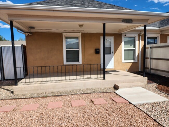 Front porch - 3017 Grandview St Unit 3017 Grandview Street