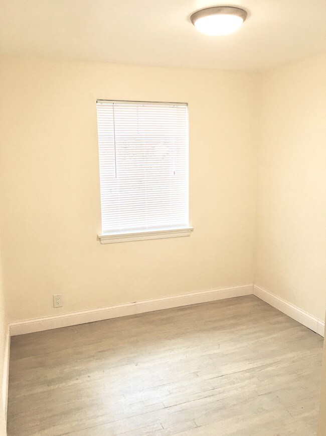 Photo - 8307 Delmar Blvd Unidad 2-W